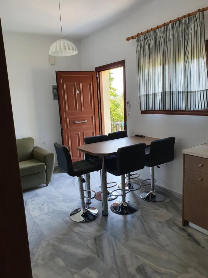Kiki Studios Kalamákion Buitenkant foto