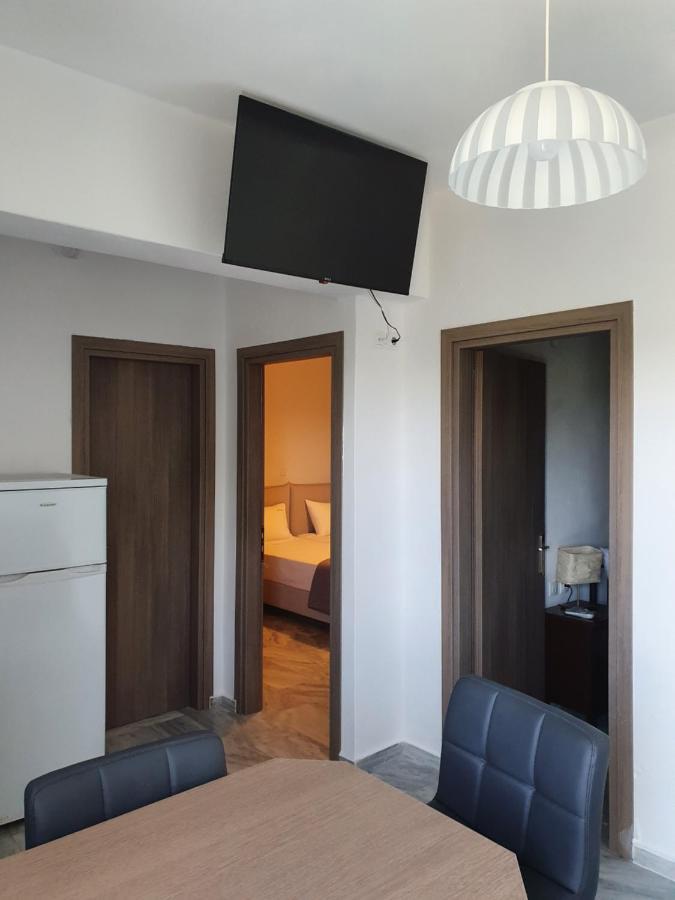Kiki Studios Kalamákion Buitenkant foto