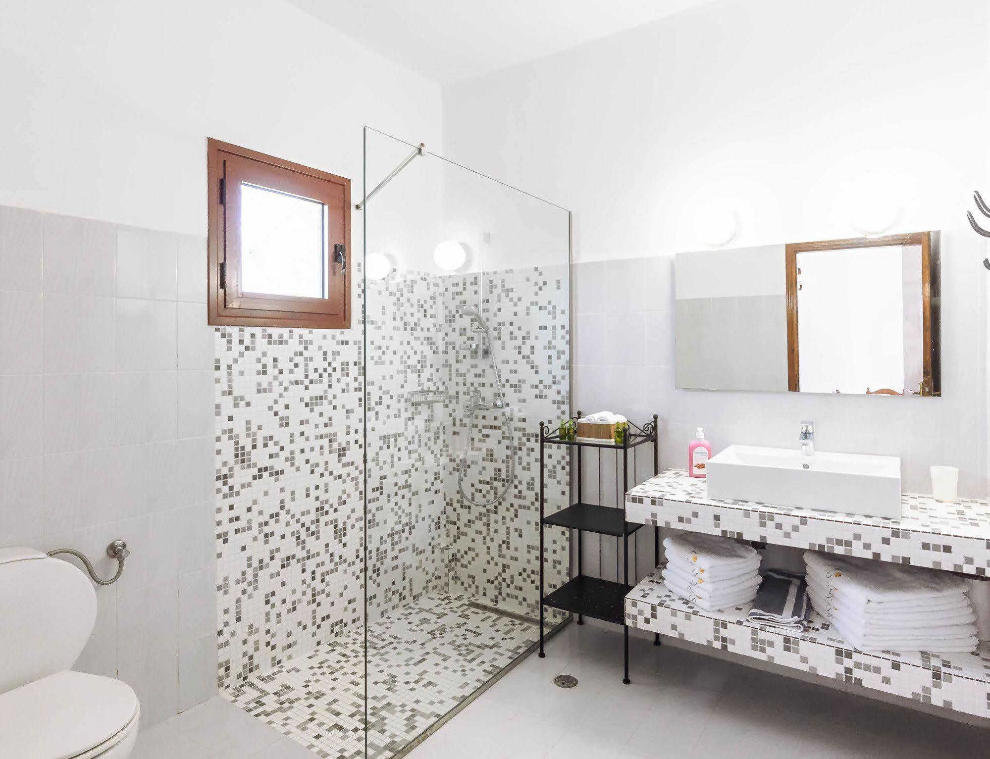 Kiki Studios Kalamákion Buitenkant foto