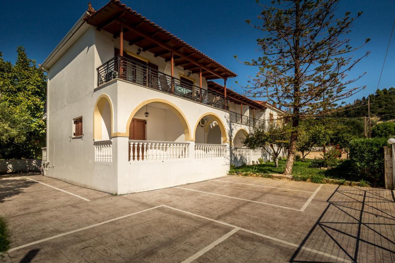 Kiki Studios Kalamákion Buitenkant foto